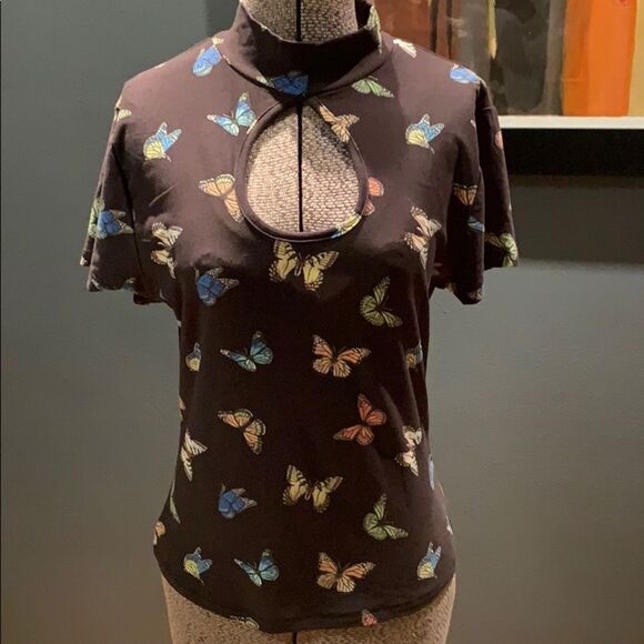 Rue21 stretch black keyhole butterfly print top. NWT. - Picture 1 of 5